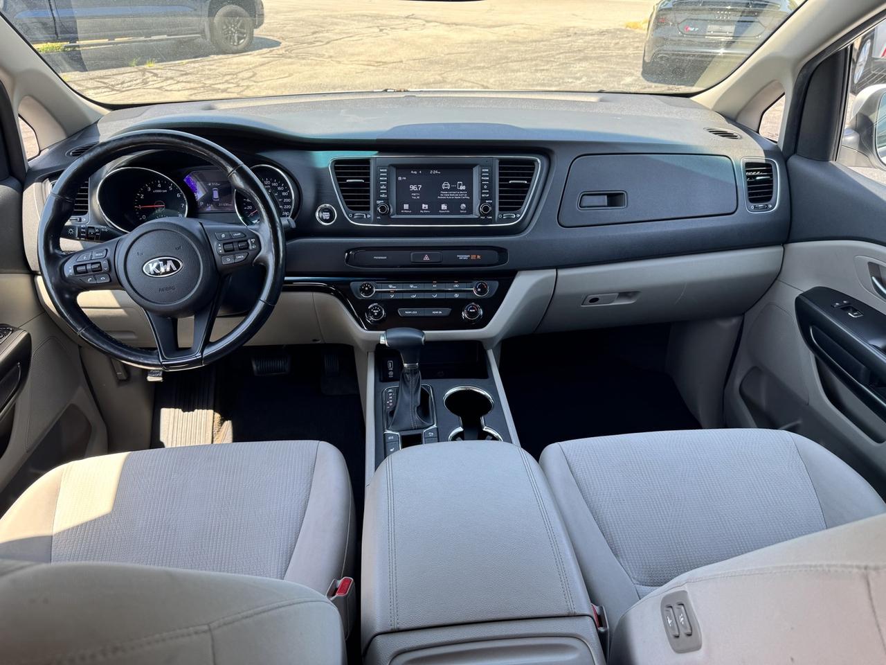 2019 Kia Sedona LX Photo