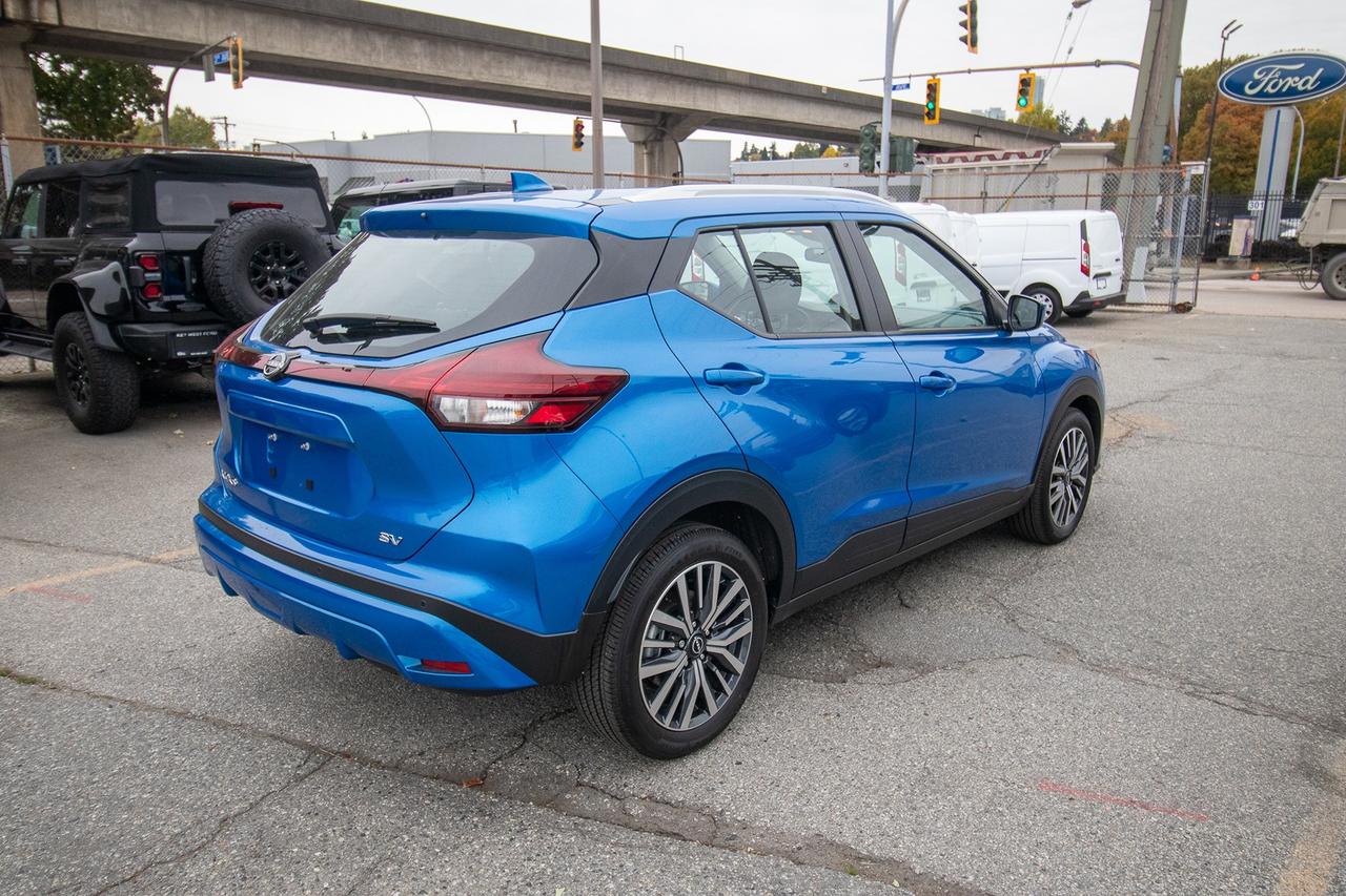 2024 Nissan Kicks SV Photo4