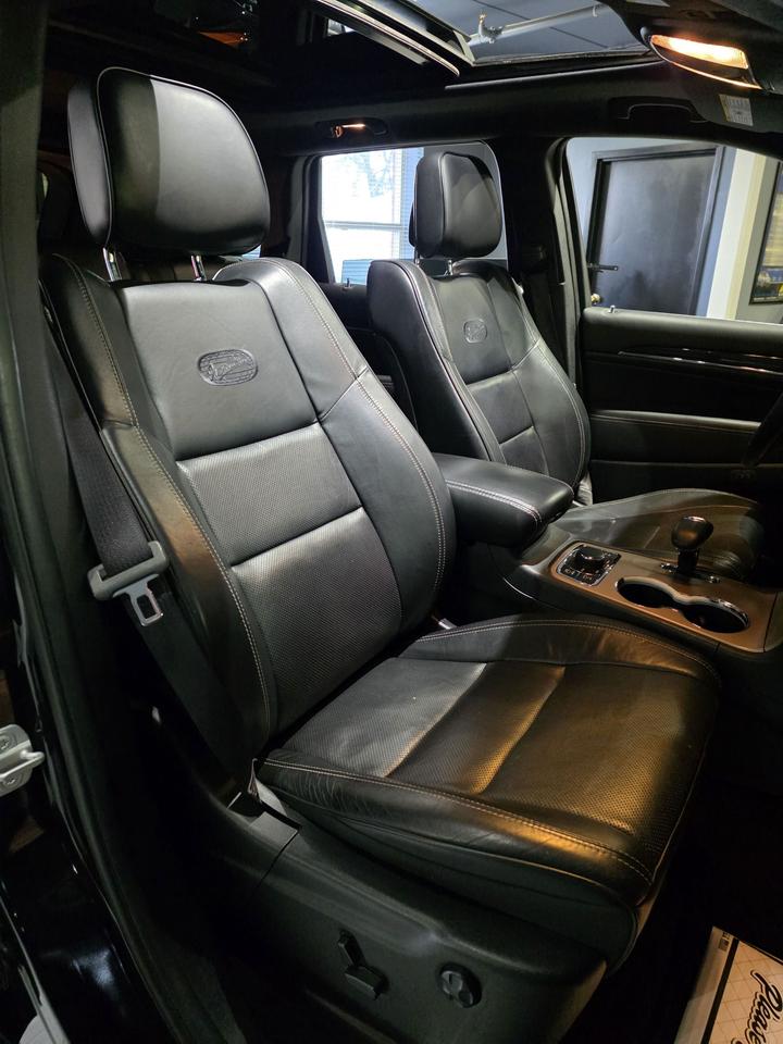 2014 Jeep Grand Cherokee Overland Photo