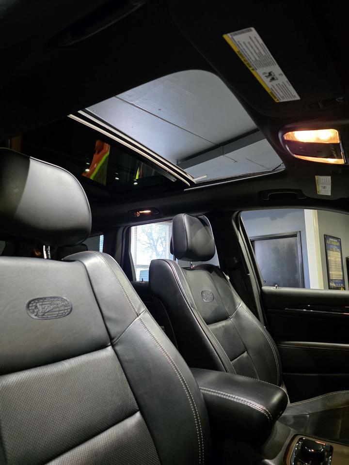 2014 Jeep Grand Cherokee Overland Photo