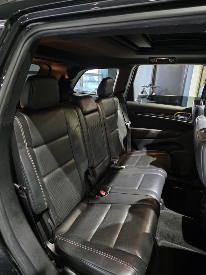 2014 Jeep Grand Cherokee Overland Photo
