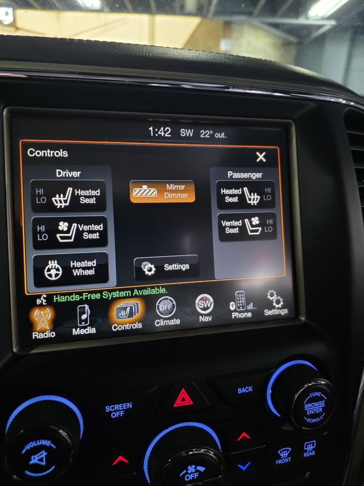 2014 Jeep Grand Cherokee Overland Photo