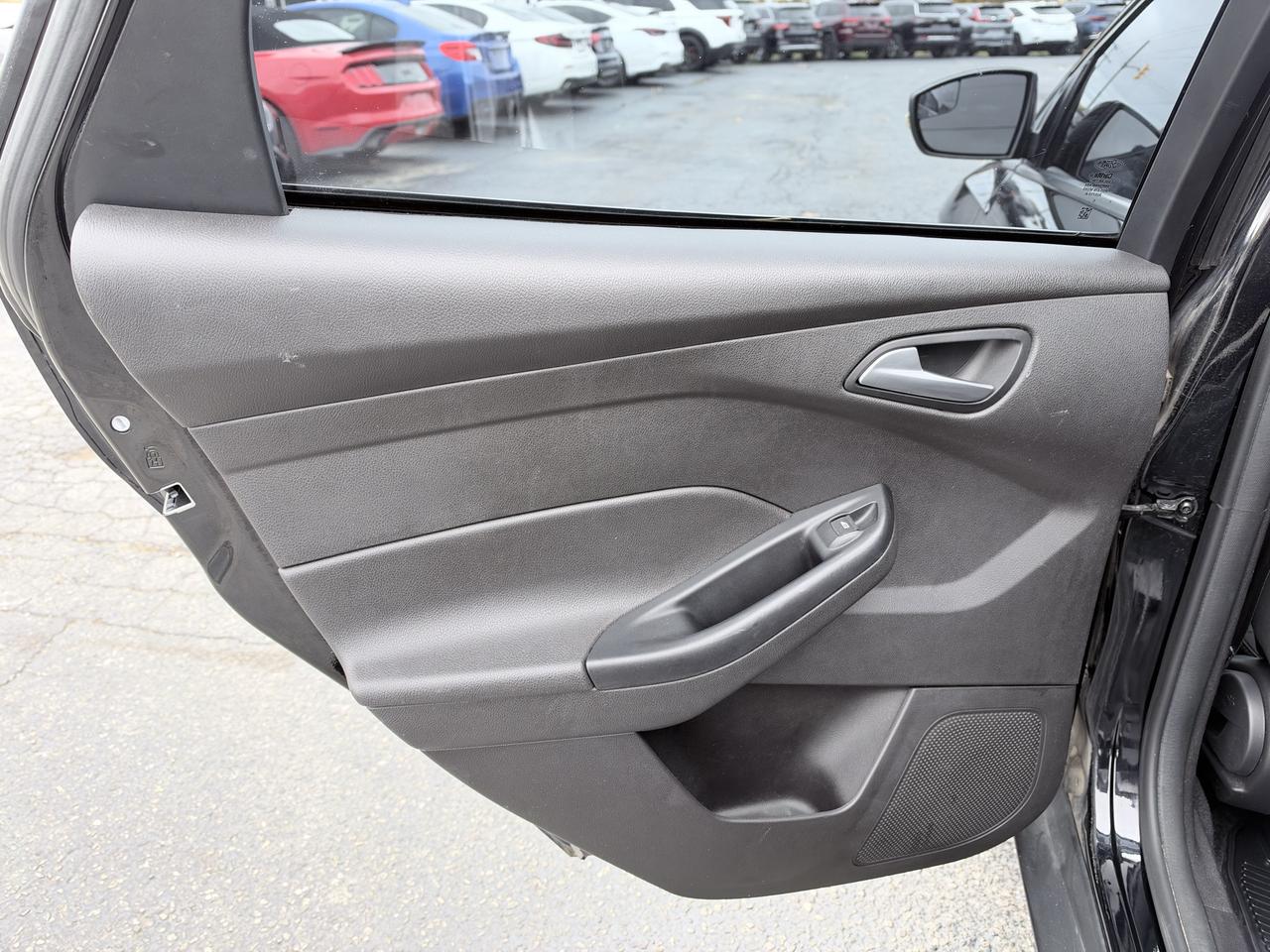 2017 Ford Focus 4DR SDN SE Photo