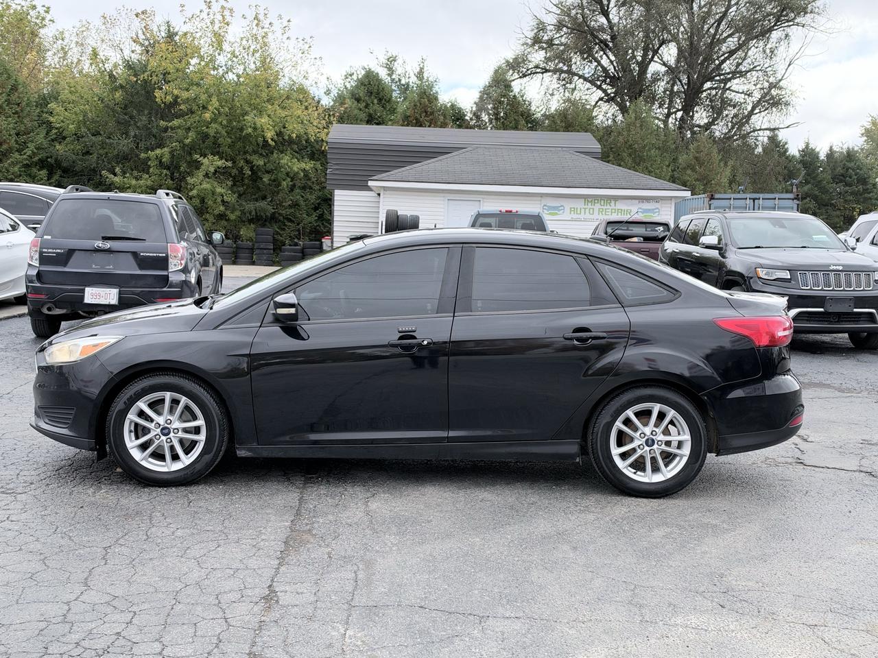 2017 Ford Focus 4DR SDN SE Photo