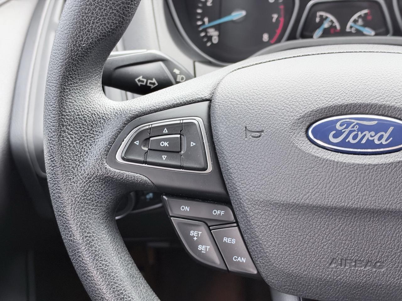 2017 Ford Focus 4DR SDN SE Photo