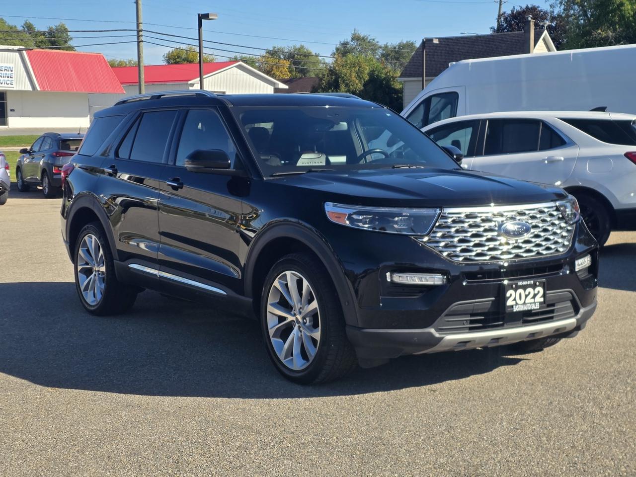 2022 Ford Explorer Platinum AWD Includes snow tire package Photo