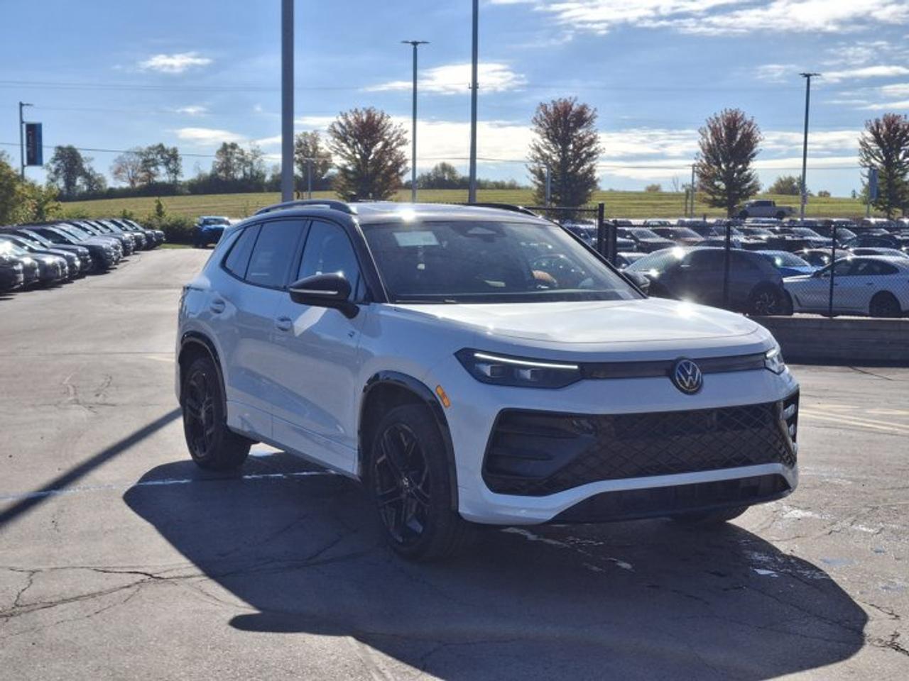 2026 Volkswagen Tiguan Comfortline R-Line Black Edition 4Motion | Leather | Pano Roof | Heated Seats + Steering | and More! Photo