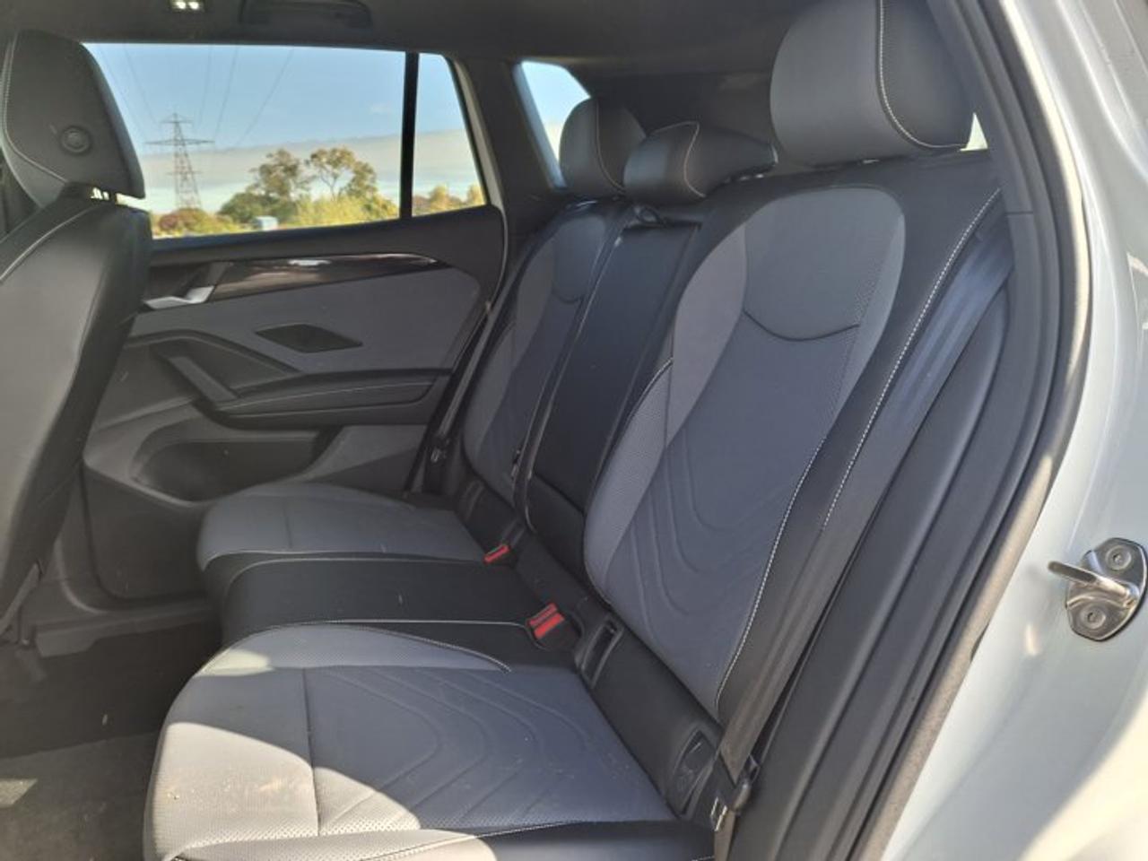 2026 Volkswagen Tiguan Comfortline R-Line Black Edition 4Motion | Leather | Pano Roof | Heated Seats + Steering | and More! Photo