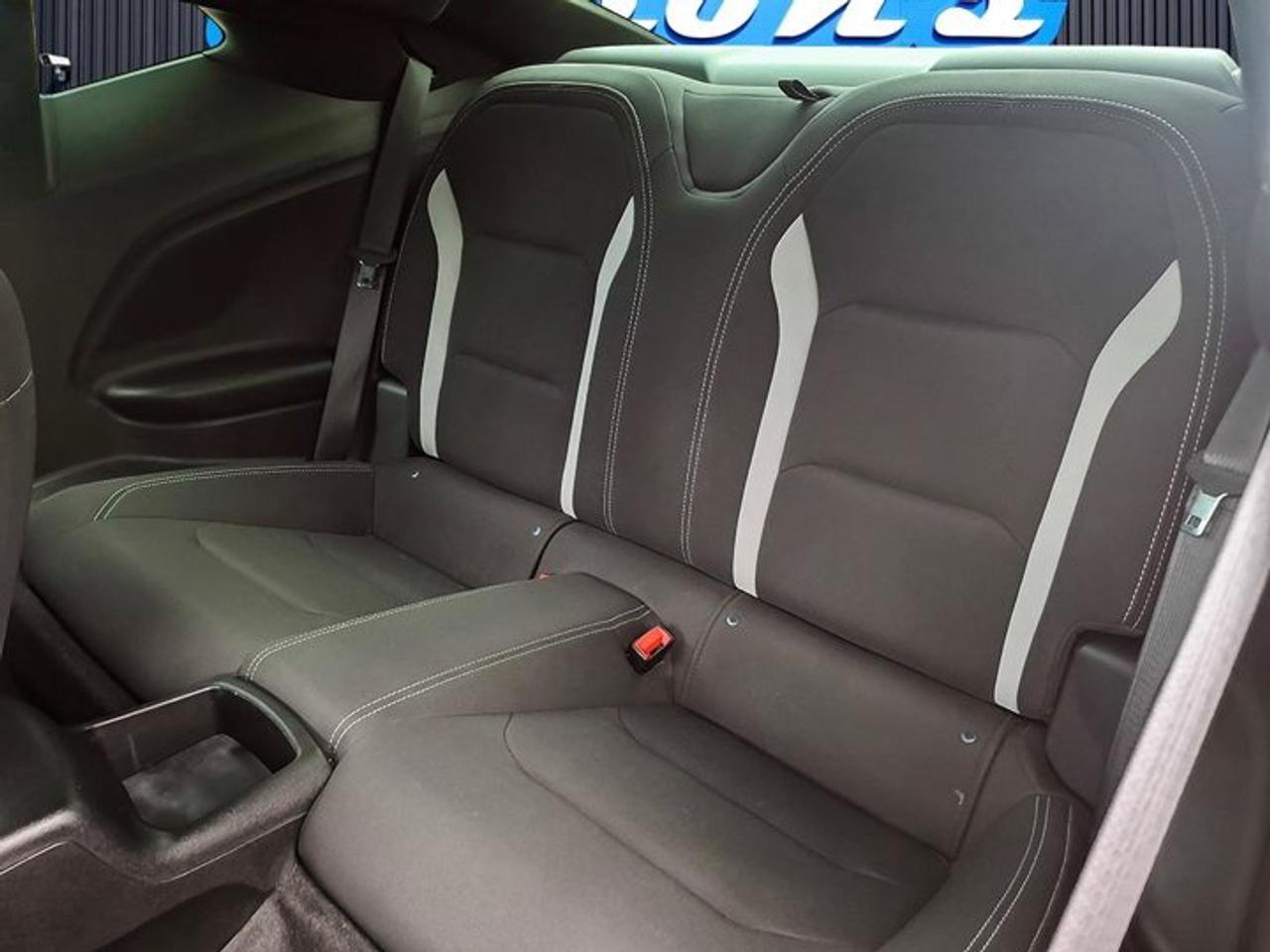 2018 Chevrolet Camaro 1LT V6 | RS PKG | Technology PKG | Black Alloys | Bluetooth | Low KM! Photo