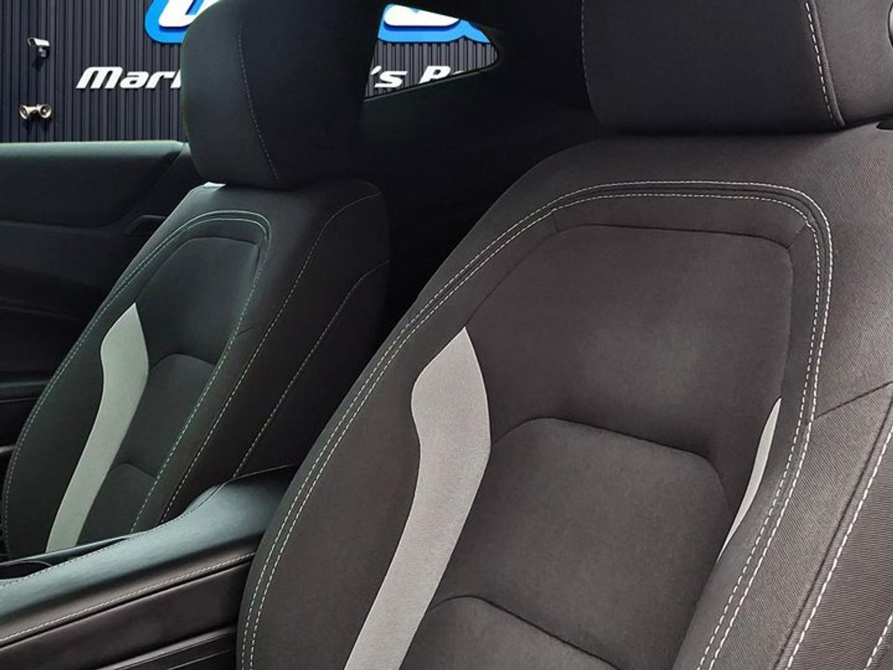 2018 Chevrolet Camaro 1LT V6 | RS PKG | Technology PKG | Black Alloys | Bluetooth | Low KM! Photo