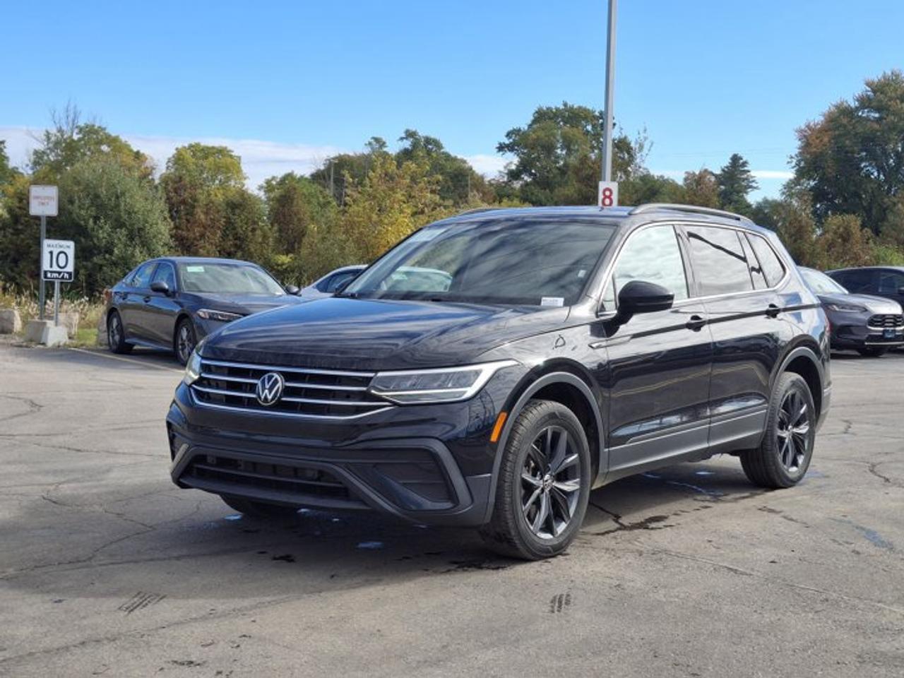 2024 Volkswagen Tiguan Comfortline 4Motion | Leather | Heated Seats + Steering | Wireless Carplay | Adaptive Cruise & More! Photo0