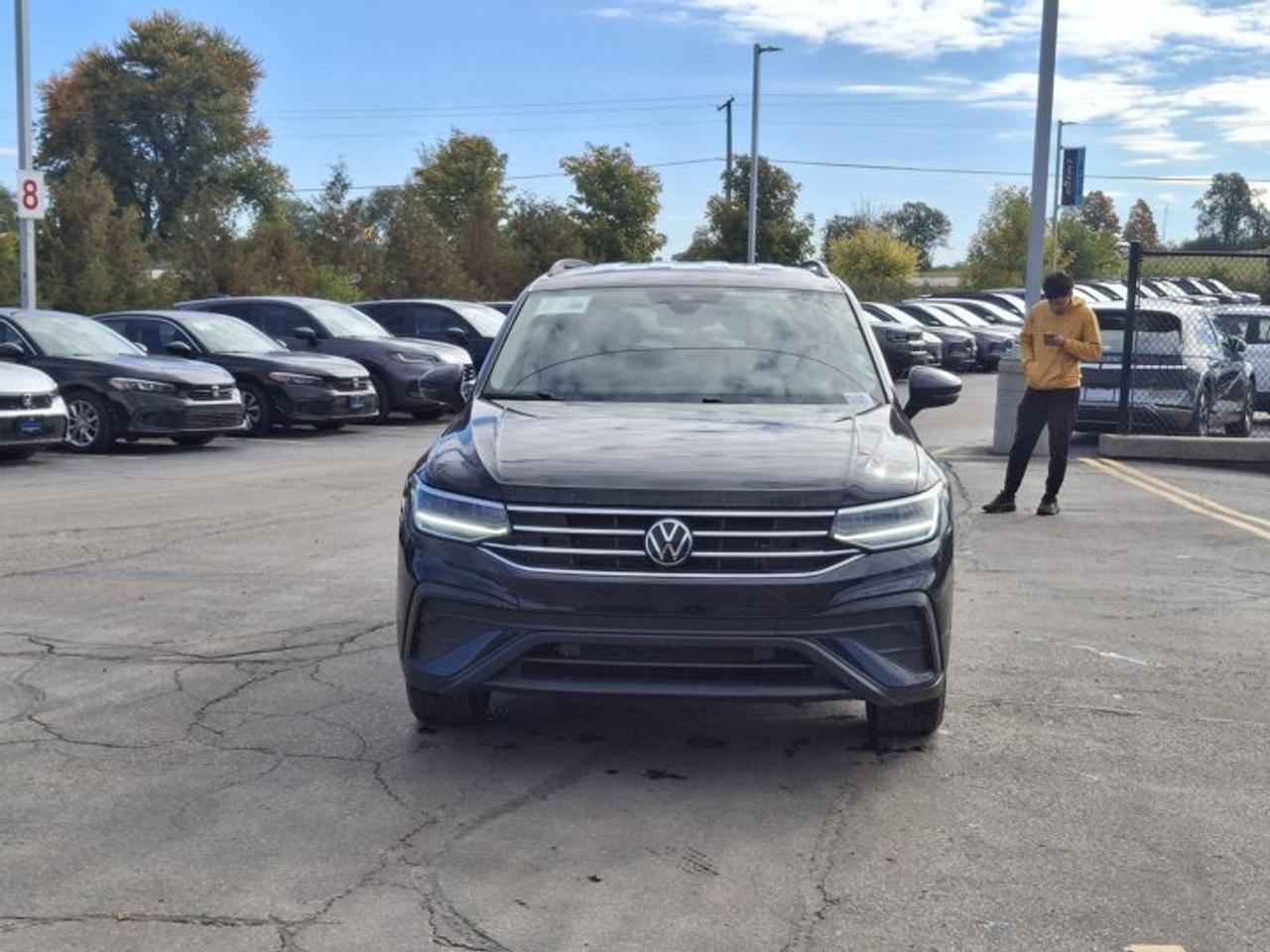 2024 Volkswagen Tiguan Comfortline 4Motion | Leather | Heated Seats + Steering | Wireless Carplay | Adaptive Cruise & More! Photo