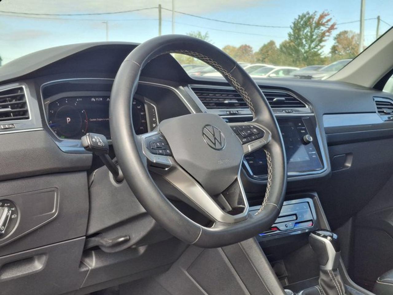 2024 Volkswagen Tiguan Comfortline 4Motion | Leather | Heated Seats + Steering | Wireless Carplay | Adaptive Cruise & More! Photo