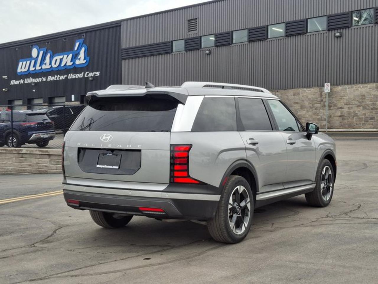 2026 Hyundai PALISADE Preferred Trend AWD | Leather | Sunroof | Heated + Cooled Seats | Heated Steering | and More ! Photo4