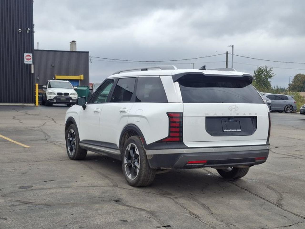 2026 Hyundai PALISADE Preferred Trend AWD | Leather | Sunroof | Heated + Cooled Seats | Heated Steering | and More ! Photo