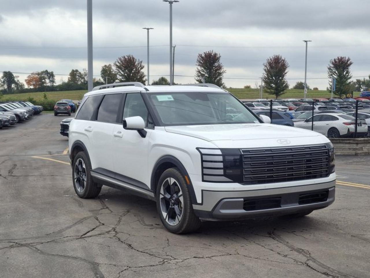 2026 Hyundai PALISADE Preferred Trend AWD | Leather | Sunroof | Heated + Cooled Seats | Heated Steering | and More ! Photo