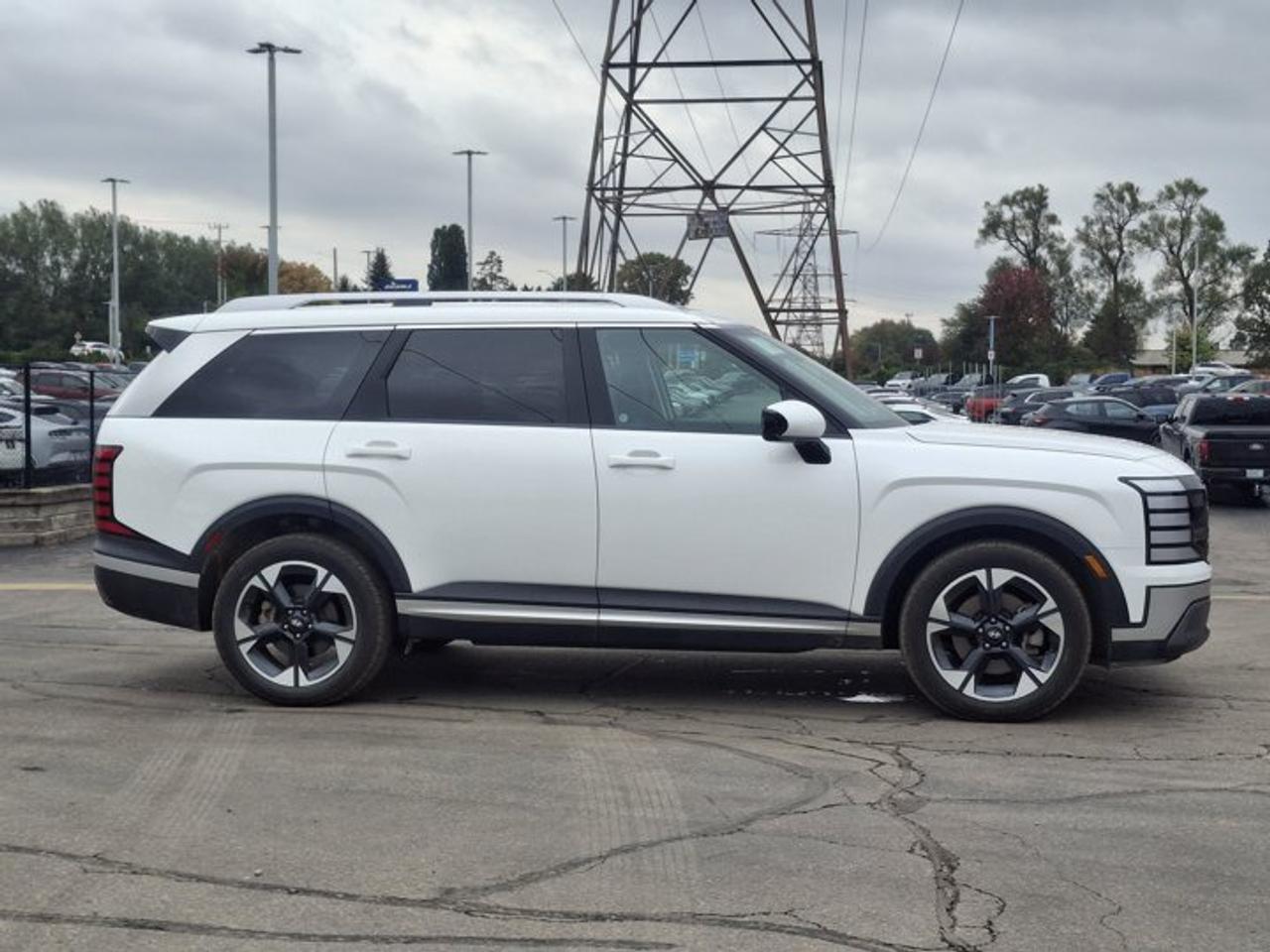2026 Hyundai PALISADE Preferred Trend AWD | Leather | Sunroof | Heated + Cooled Seats | Heated Steering | and More ! Photo