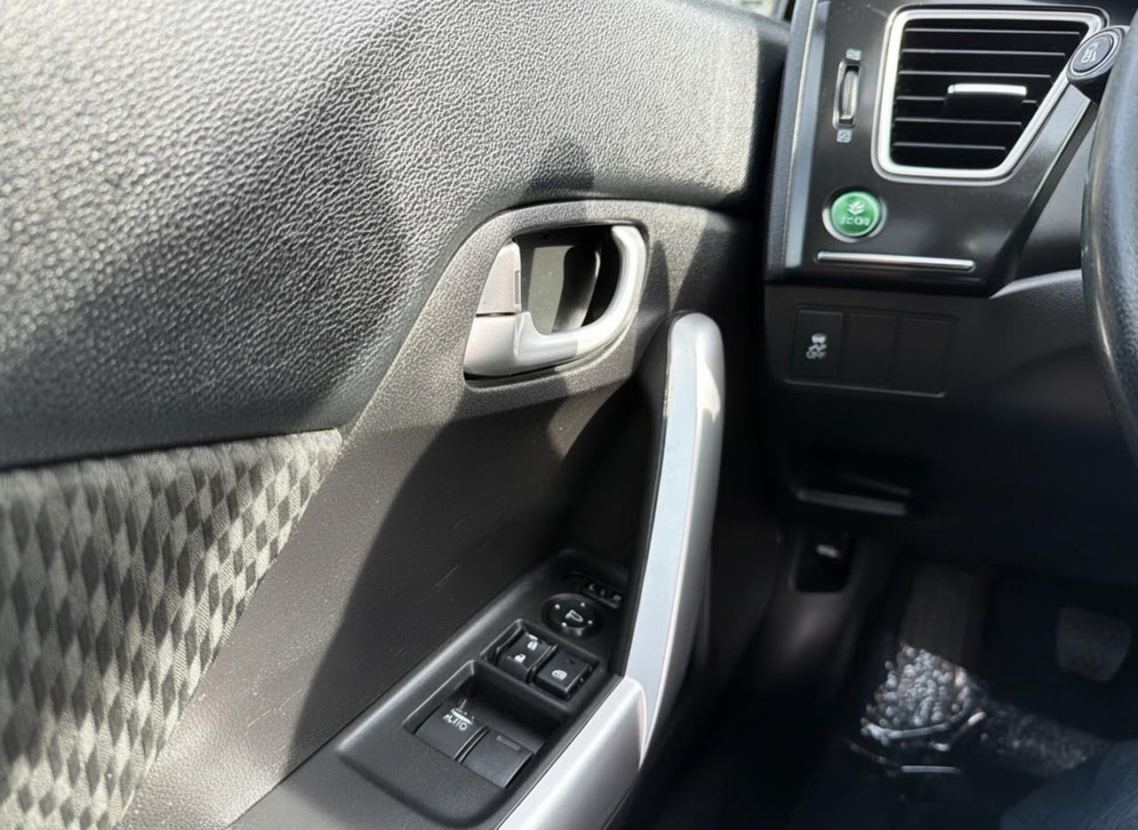 2015 Honda Civic 2DR MAN Photo