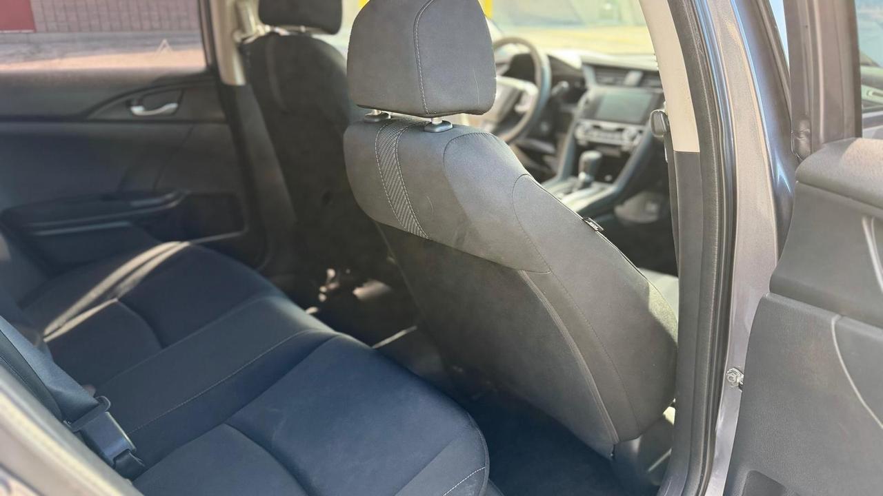2017 Honda Civic 4dr Cvt Lx Photo