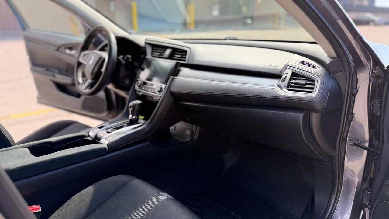 2017 Honda Civic 4dr Cvt Lx Photo