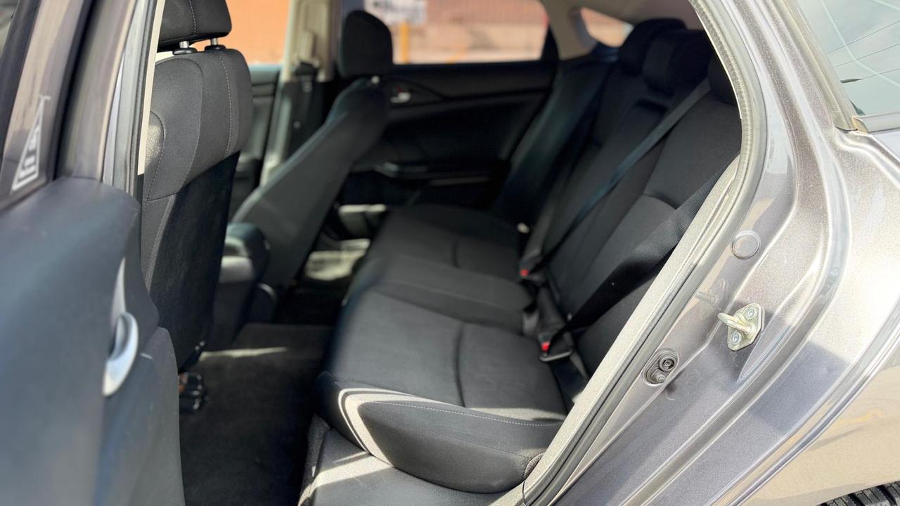 2017 Honda Civic 4dr Cvt Lx Photo