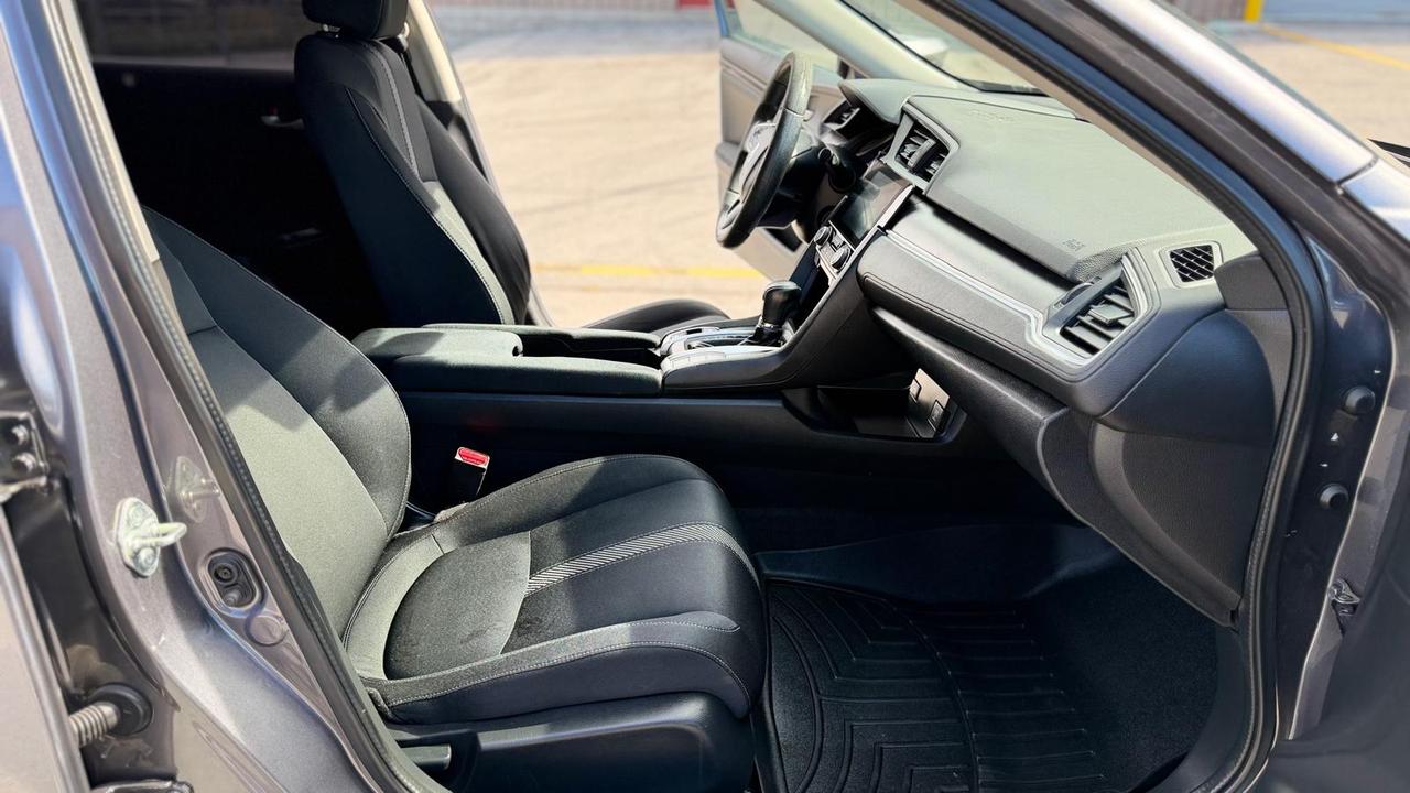 2017 Honda Civic 4dr Cvt Lx Photo