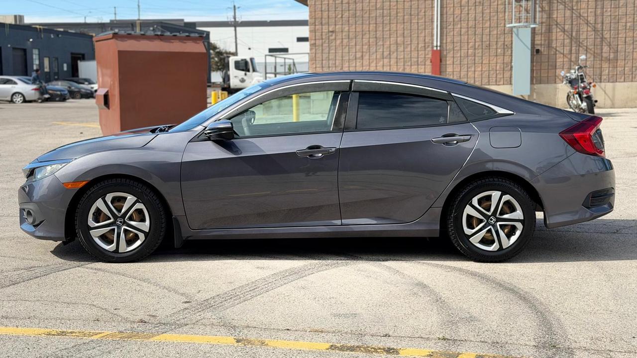 2017 Honda Civic 4dr Cvt Lx Photo