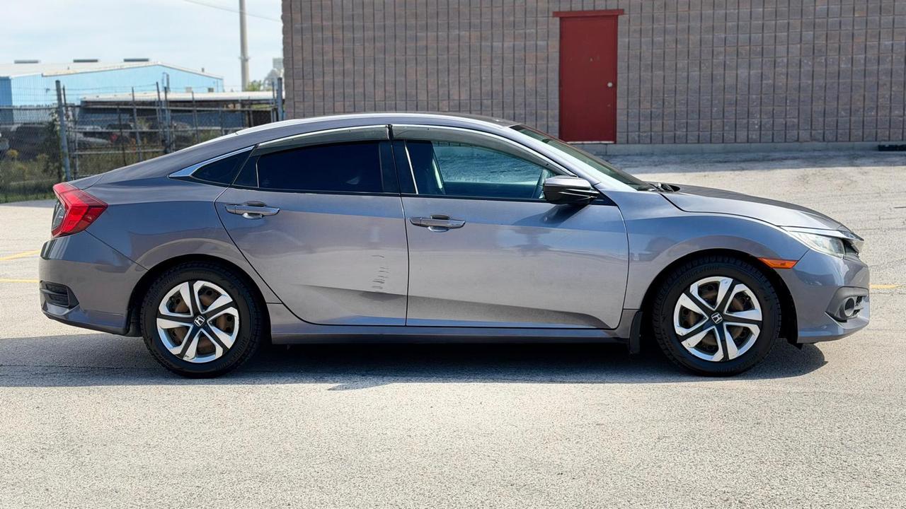 2017 Honda Civic 4dr Cvt Lx Photo3
