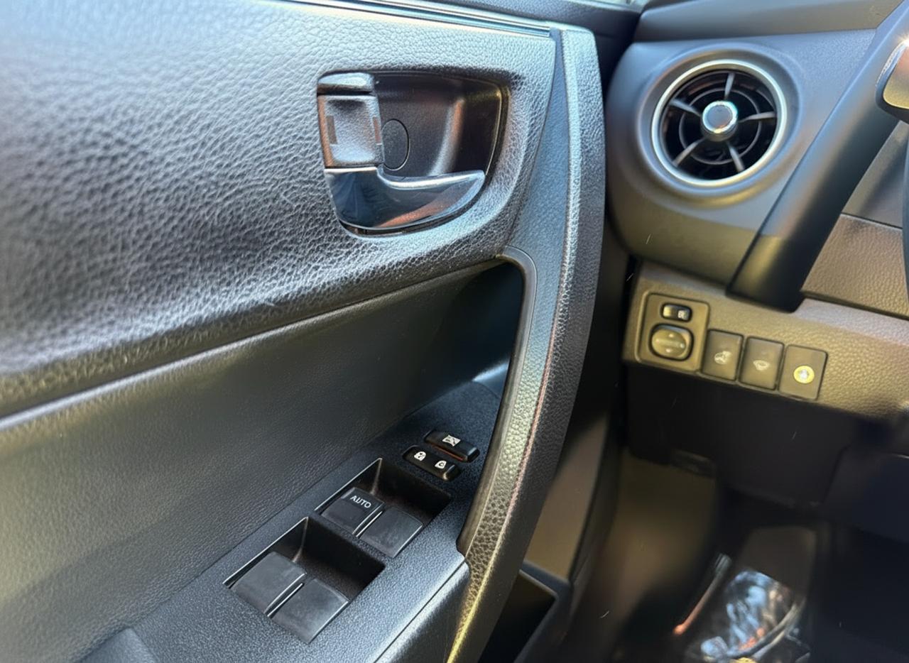 2019 Toyota Corolla XSE Photo