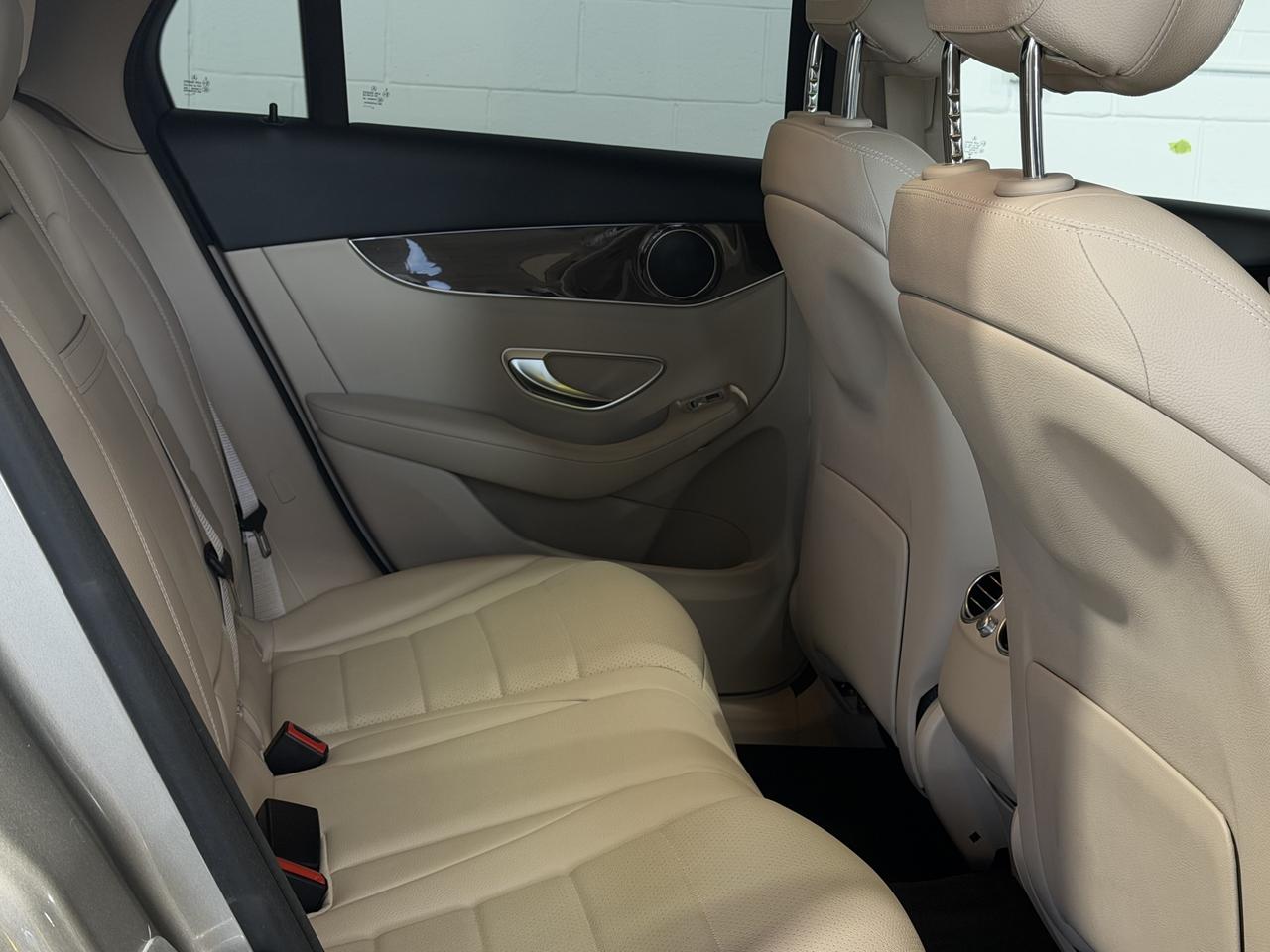 2020 Mercedes-Benz GLC-Class GLC 300 Photo