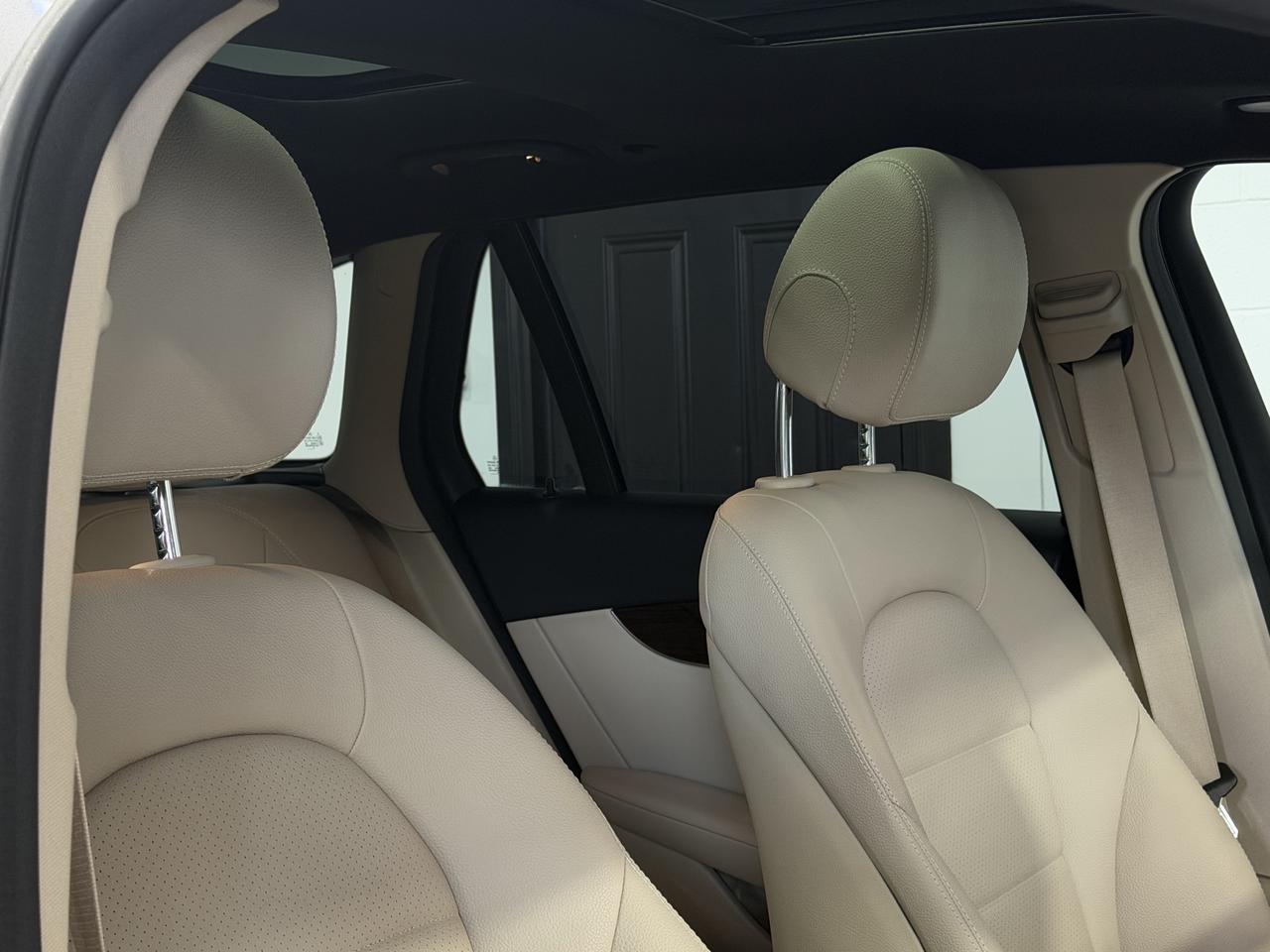 2020 Mercedes-Benz GLC-Class GLC 300 Photo