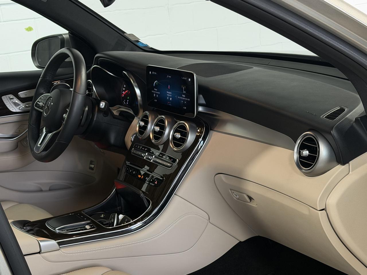 2020 Mercedes-Benz GLC-Class GLC 300 Photo