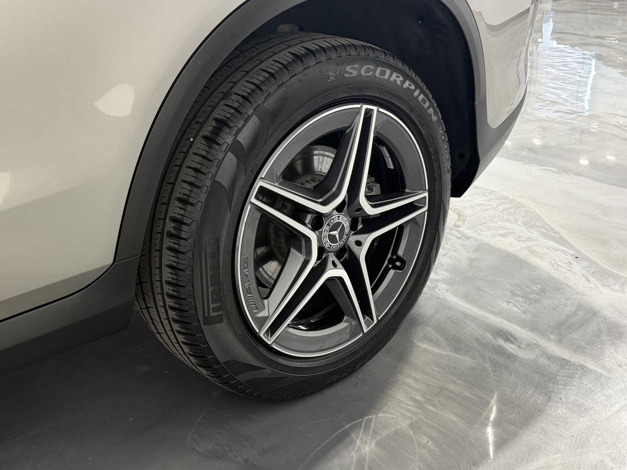 2020 Mercedes-Benz GLC-Class GLC 300 Photo