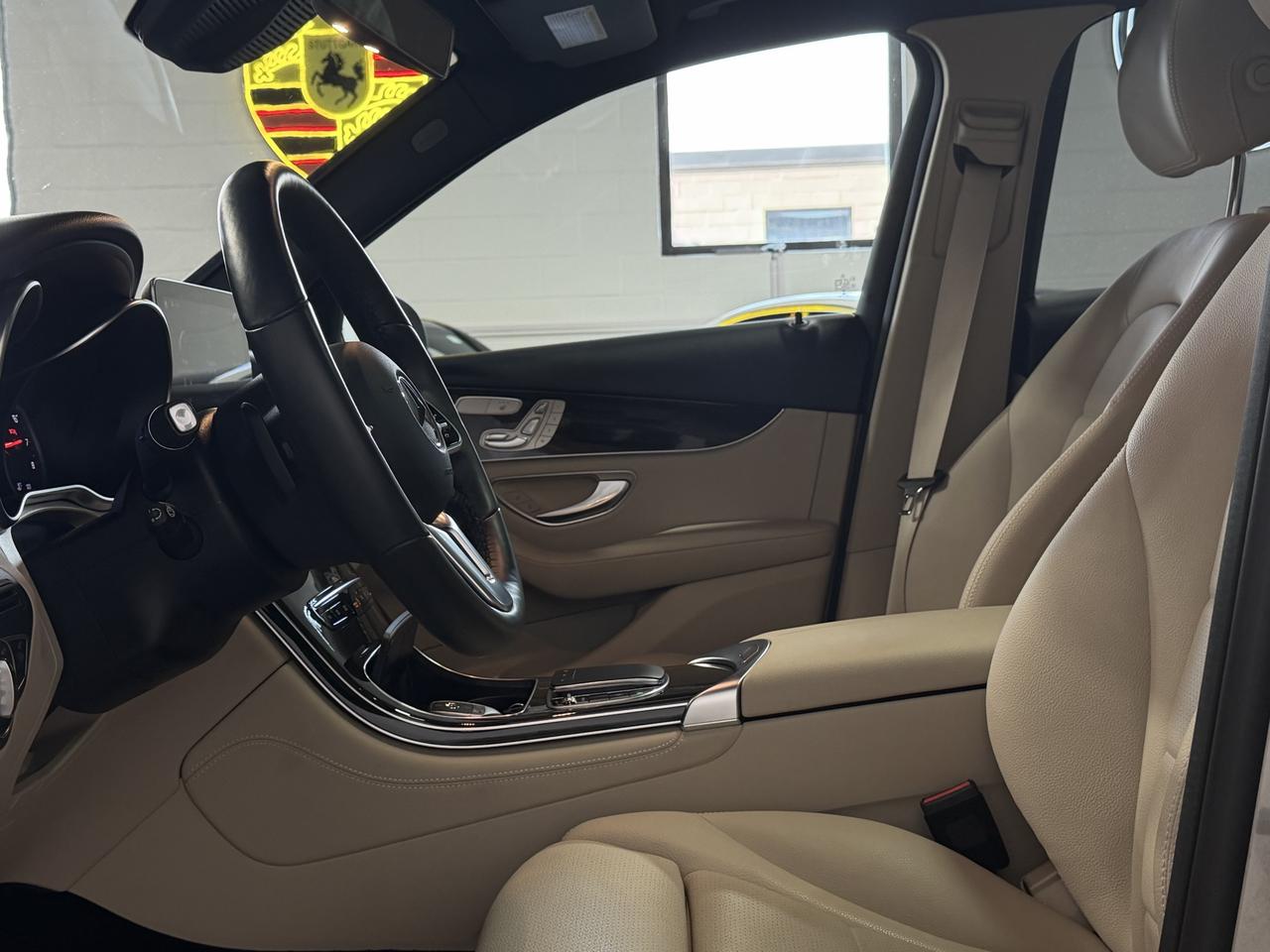 2020 Mercedes-Benz GLC-Class GLC 300 Photo