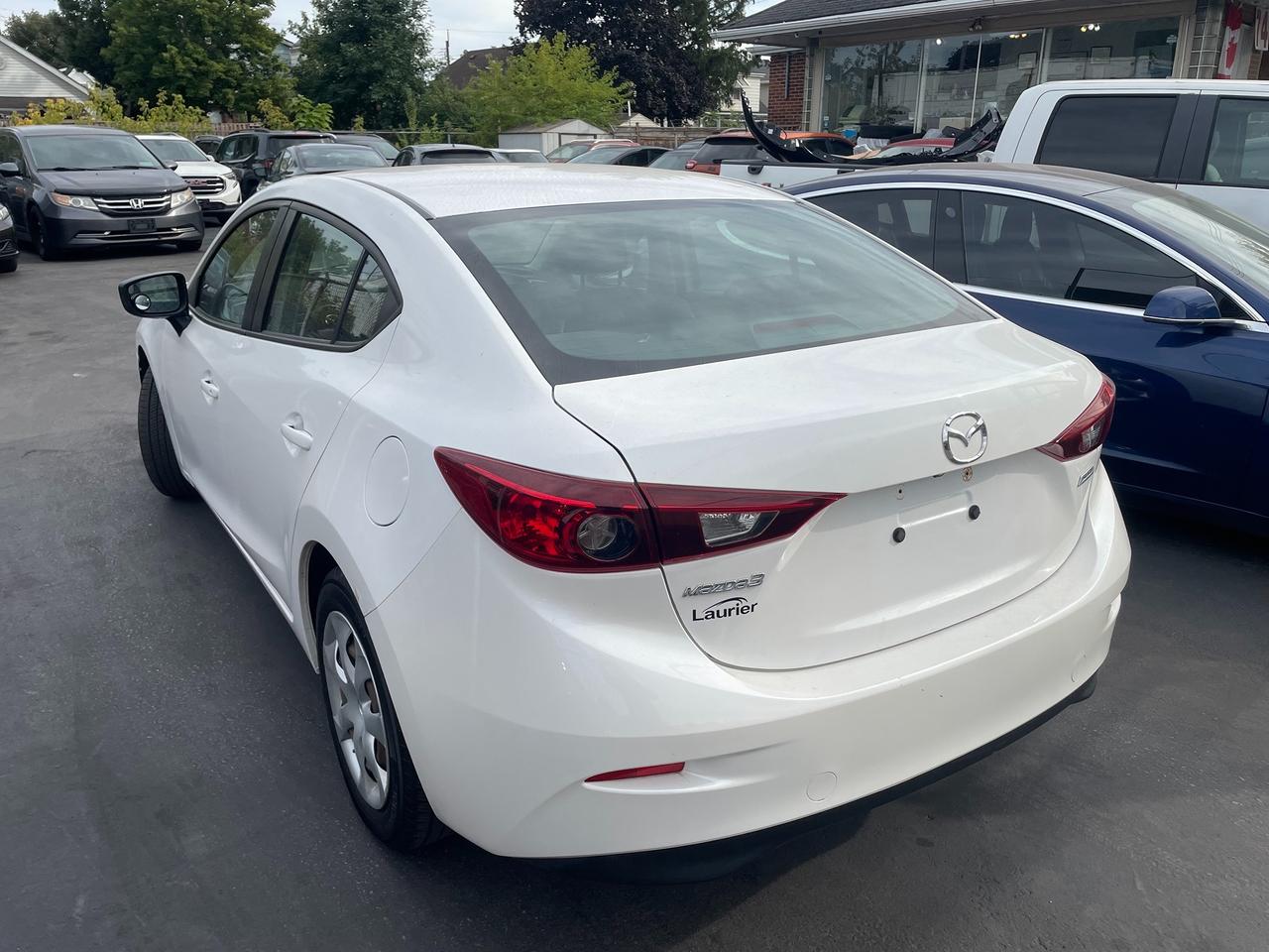 2018 Mazda MAZDA3 GX *SMART CITY BRAKE SUPPORT, BACKUP CAM, SAFETY* Photo