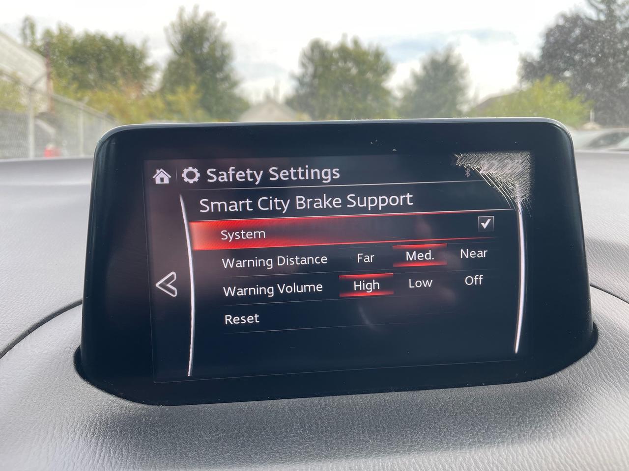 2018 Mazda MAZDA3 GX *SMART CITY BRAKE SUPPORT, BACKUP CAM, SAFETY* Photo