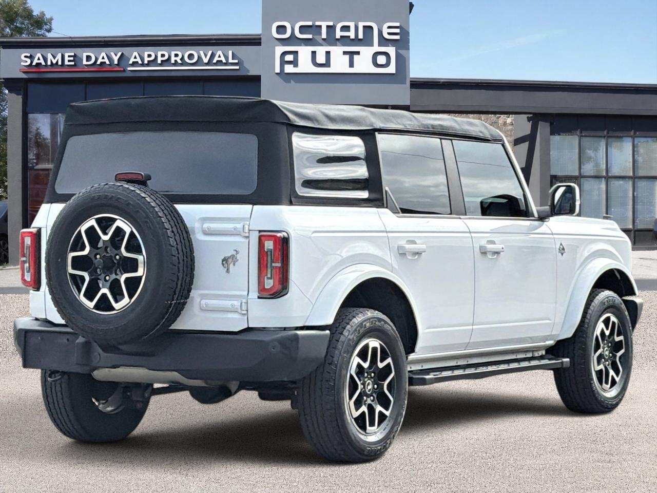 2022 Ford Bronco OUTER BANKS 4 DOOR 4X4 Photo