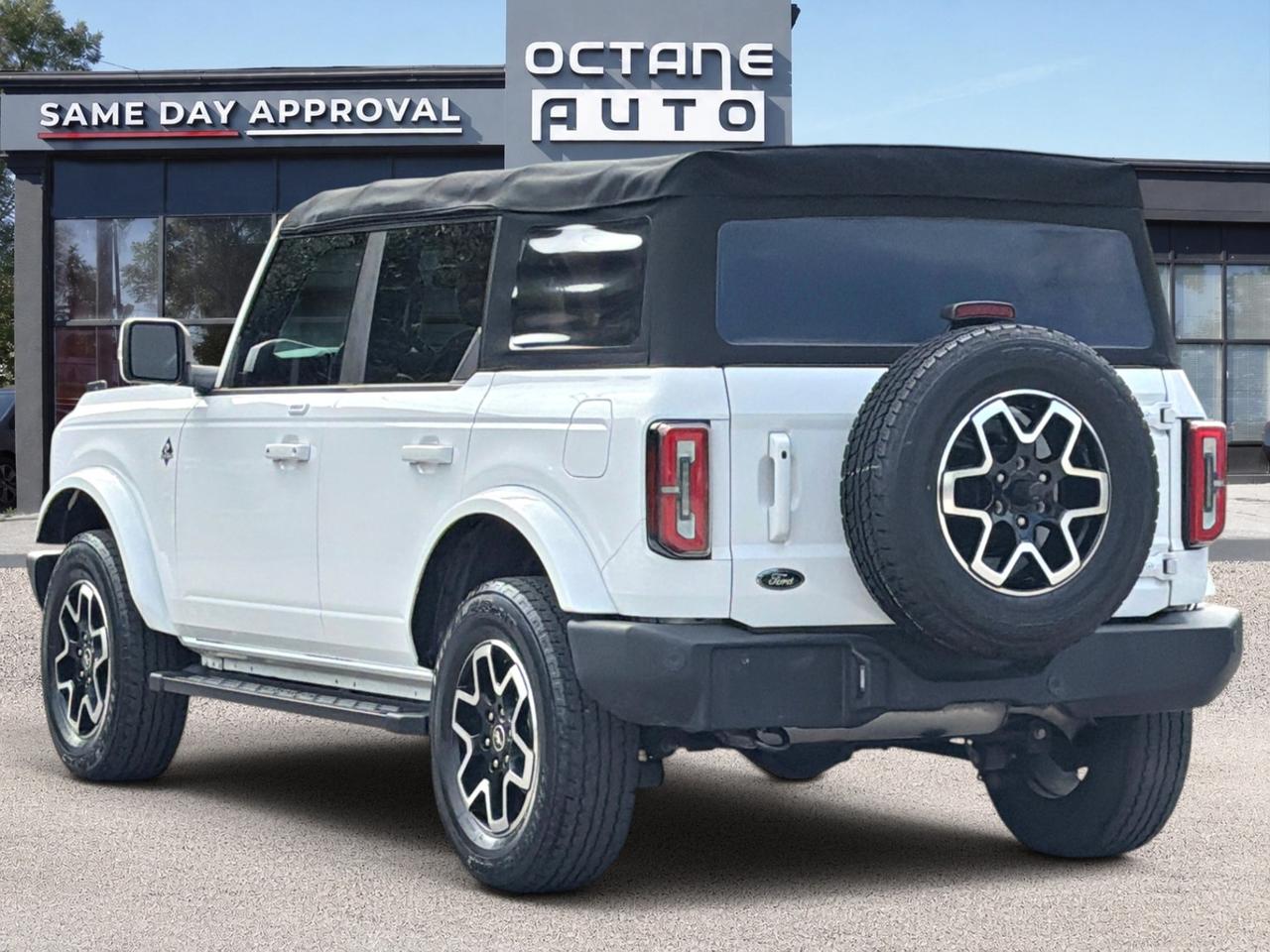 2022 Ford Bronco OUTER BANKS 4 DOOR 4X4 Photo