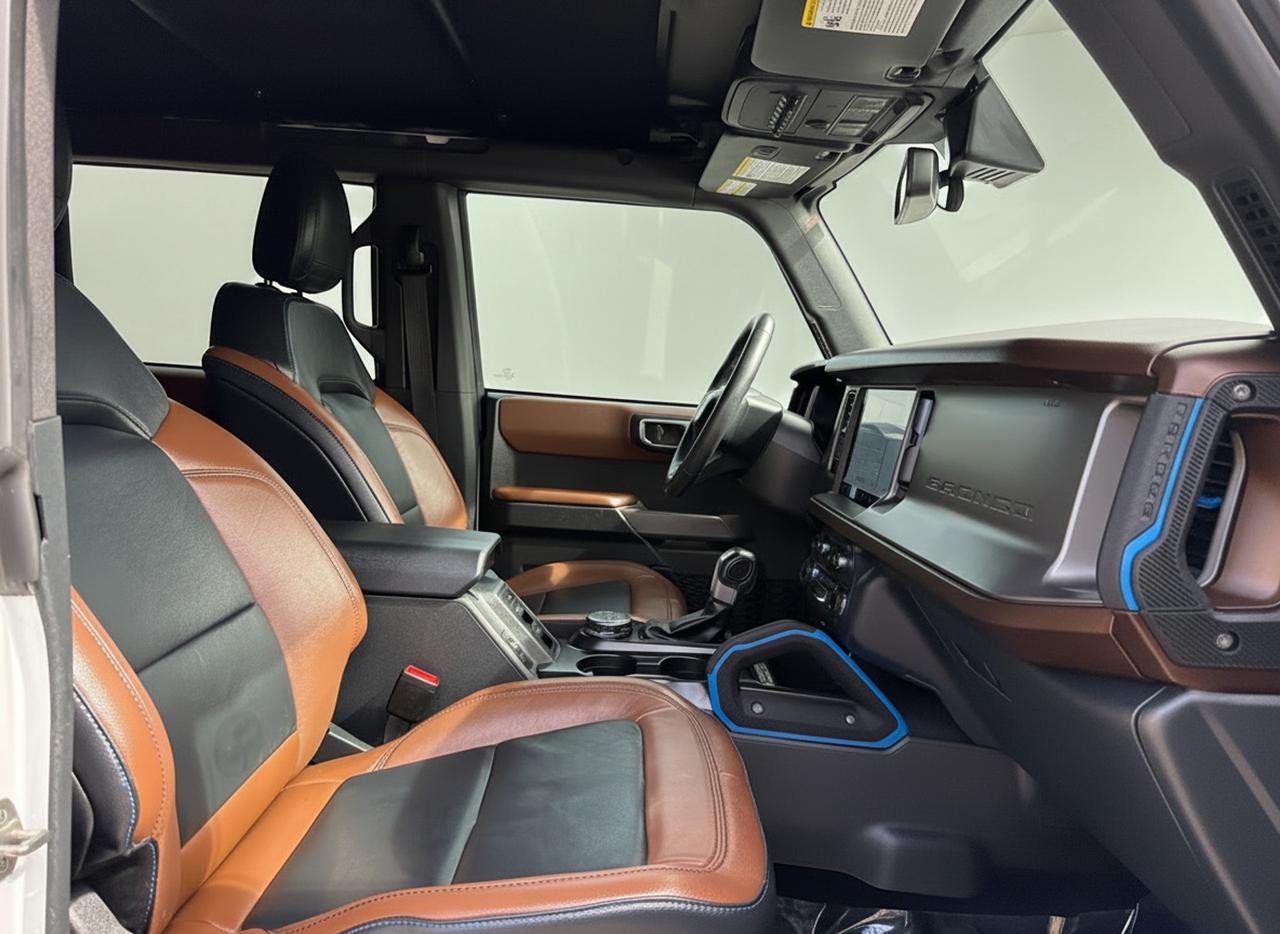 2022 Ford Bronco OUTER BANKS 4 DOOR 4X4 Photo