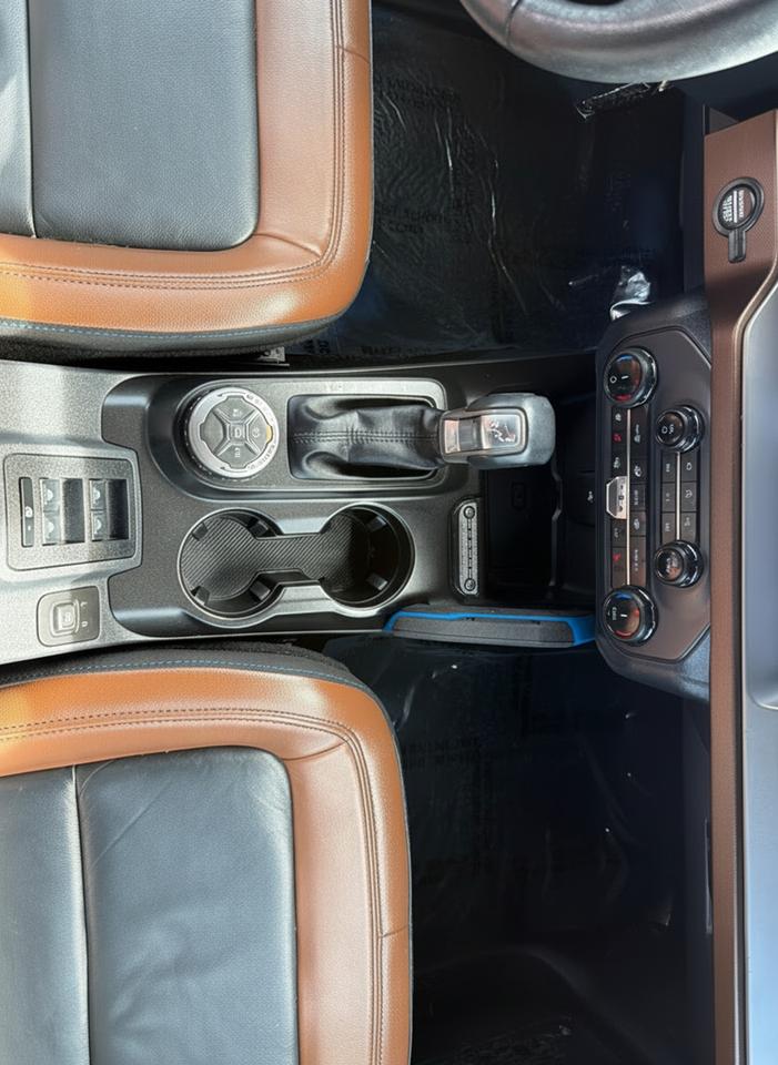 2022 Ford Bronco OUTER BANKS 4 DOOR 4X4 Photo