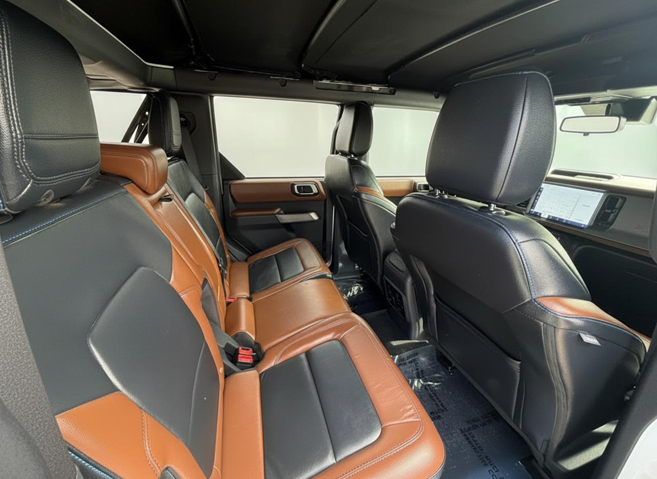2022 Ford Bronco OUTER BANKS 4 DOOR 4X4 Photo