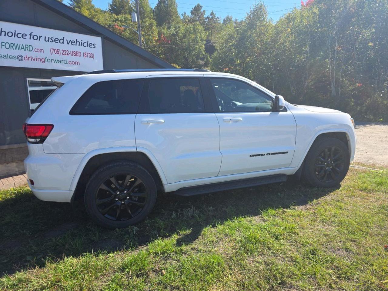 2021 Jeep Grand Cherokee Laredo GRAND CHEROKEE ALTITUDE Photo