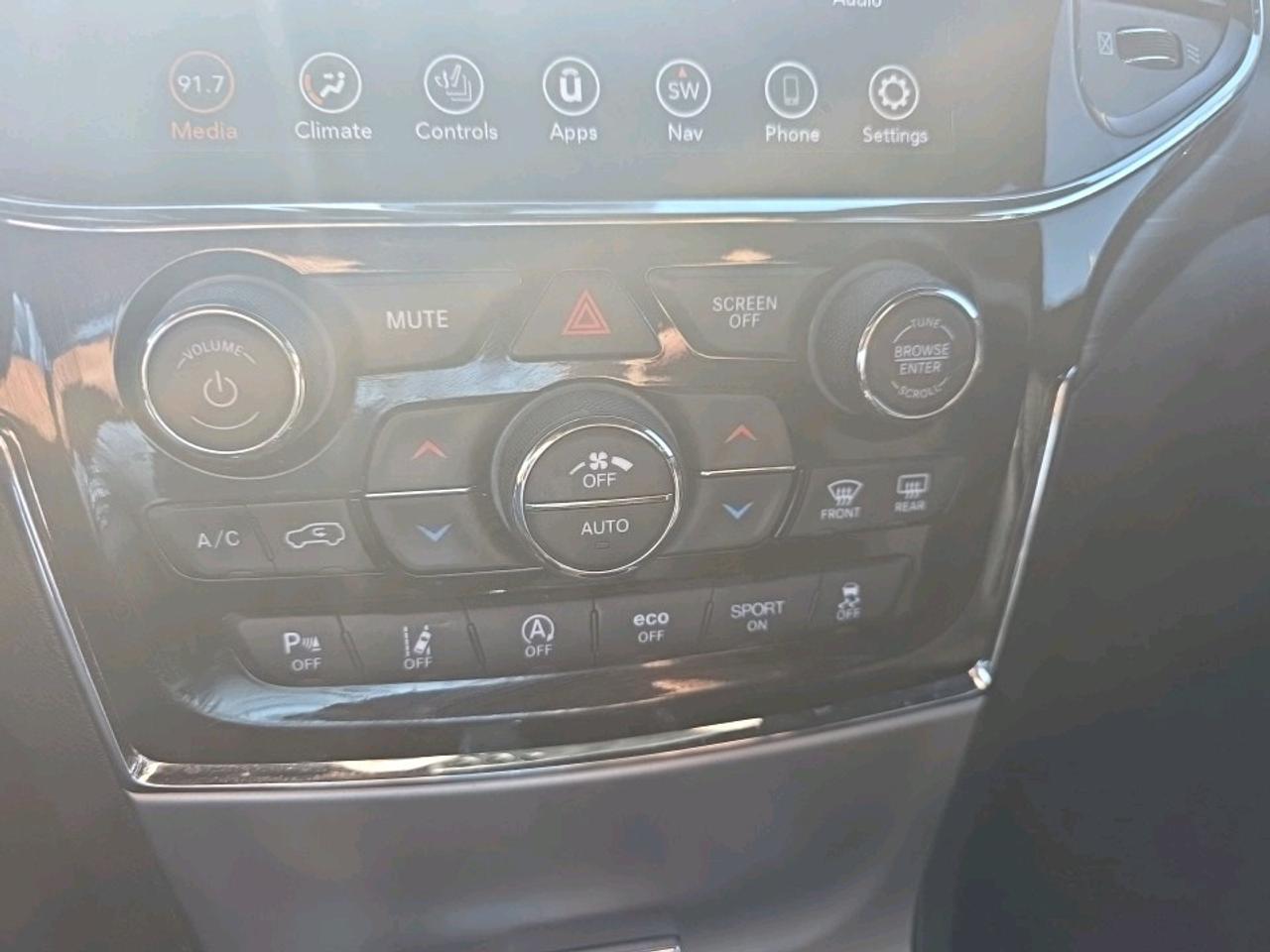 2021 Jeep Grand Cherokee Laredo GRAND CHEROKEE ALTITUDE Photo