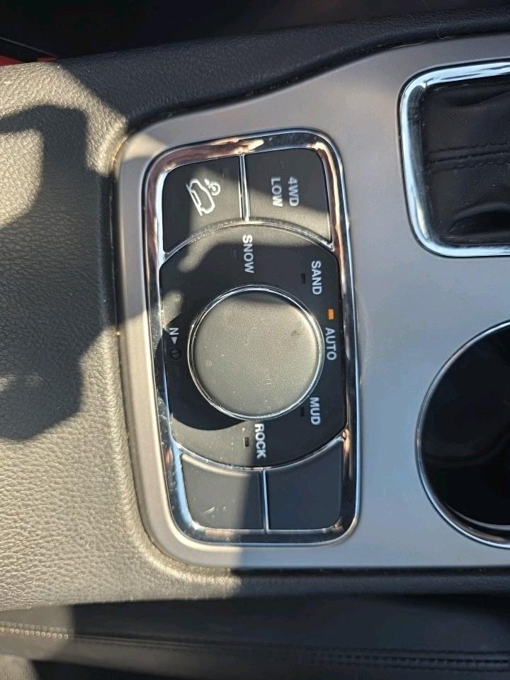 2021 Jeep Grand Cherokee Laredo GRAND CHEROKEE ALTITUDE Photo