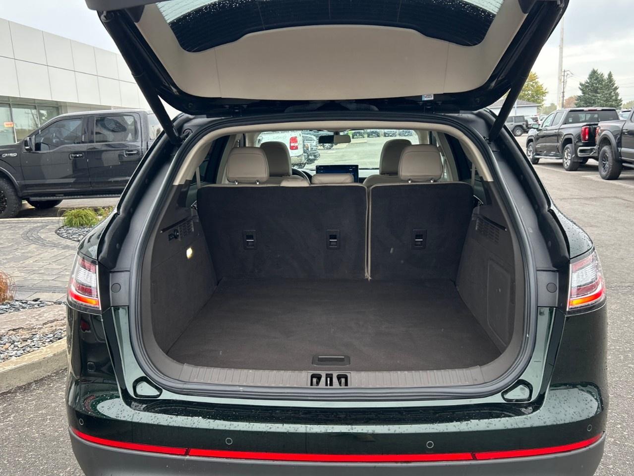 2021 Lincoln Nautilus Reserve AWD Photo3