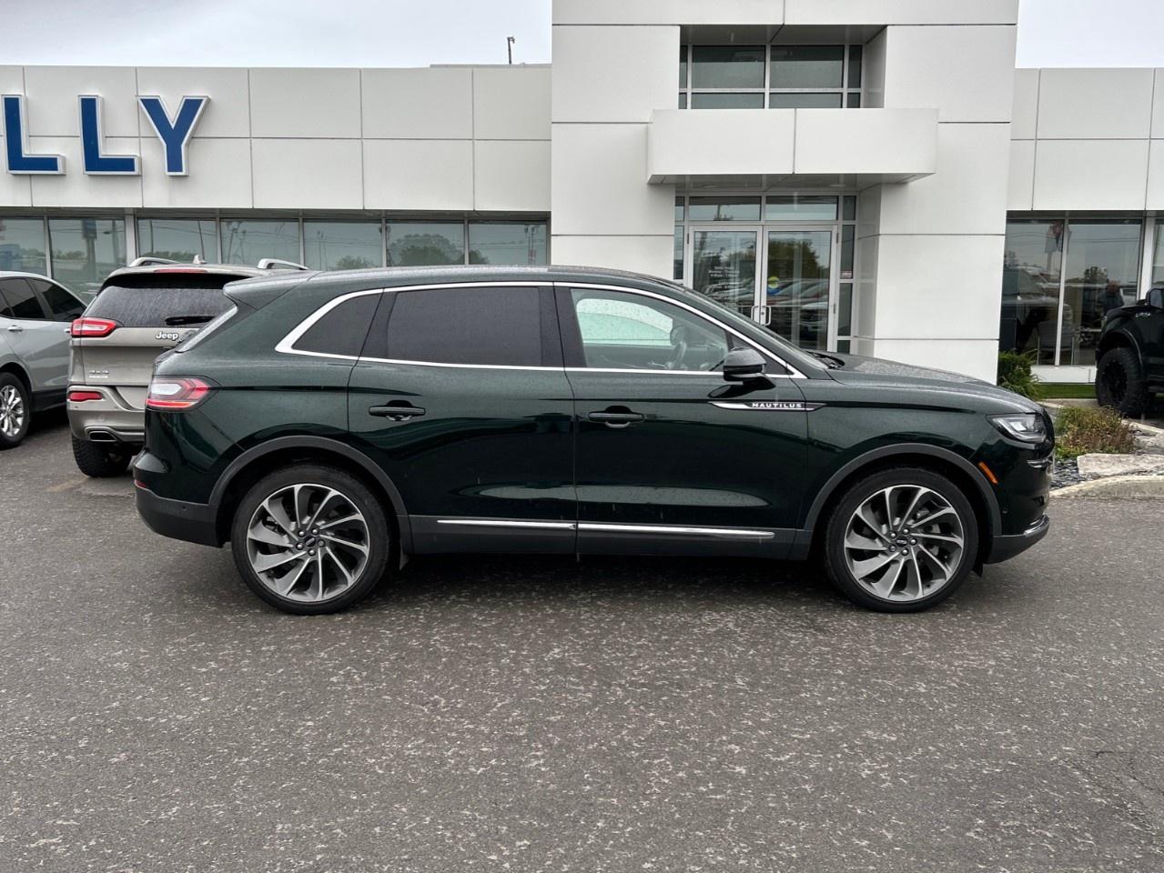 2021 Lincoln Nautilus Reserve AWD Photo5