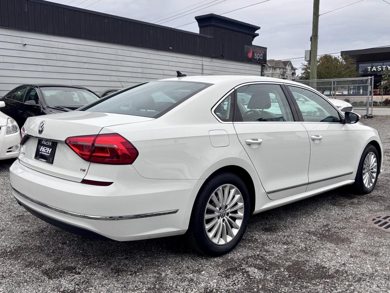 2016 Volkswagen Passat FINANCING AVAILABLE Photo5