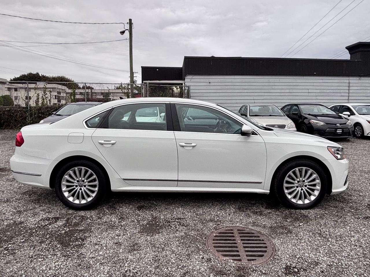 2016 Volkswagen Passat FINANCING AVAILABLE Photo4