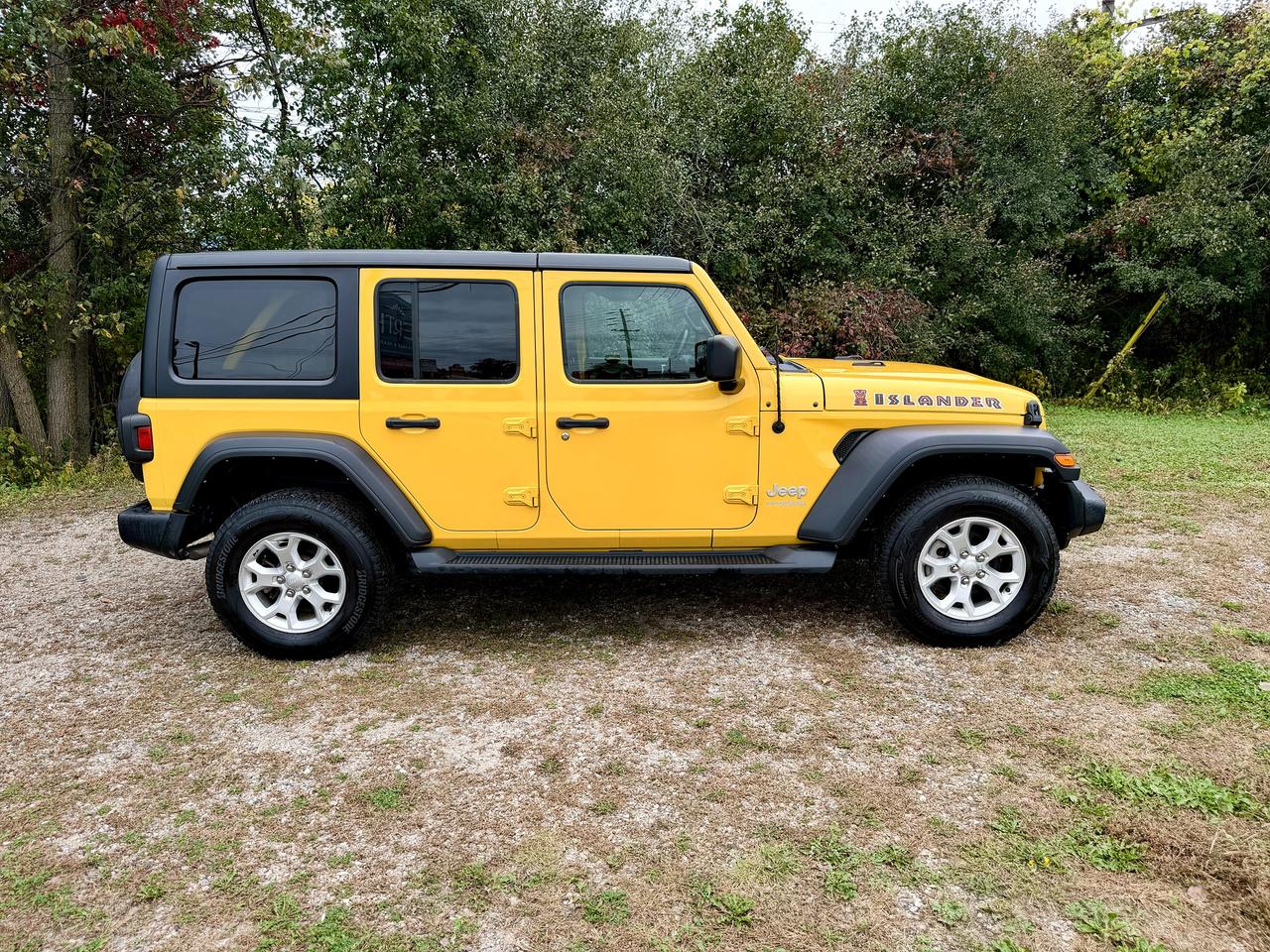 2021 Jeep Wrangler Unlimited Islander 4x4 | Loaded w/ Soft-top + more Photo