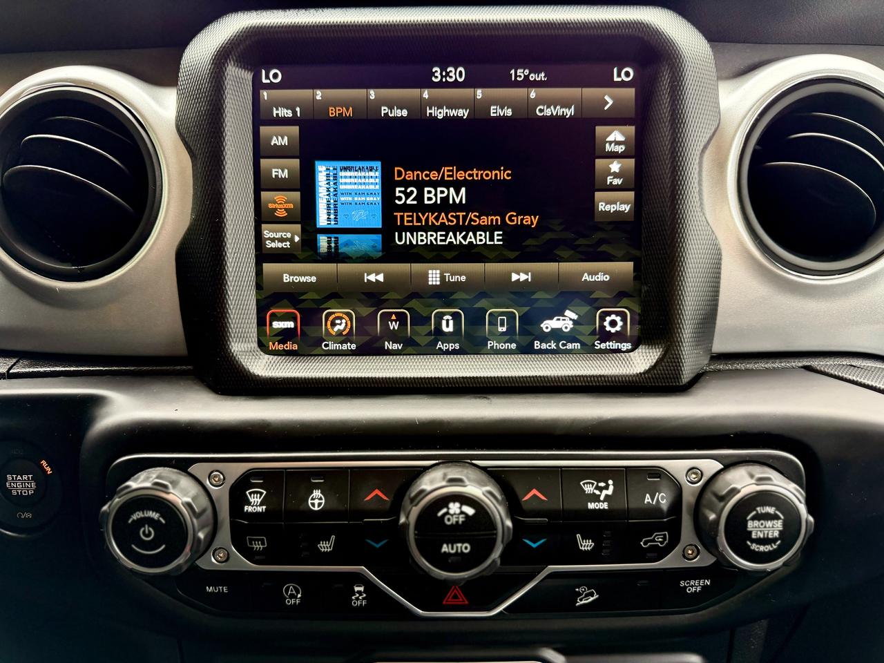2021 Jeep Wrangler Unlimited Islander 4x4 | Loaded w/ Soft-top + more Photo